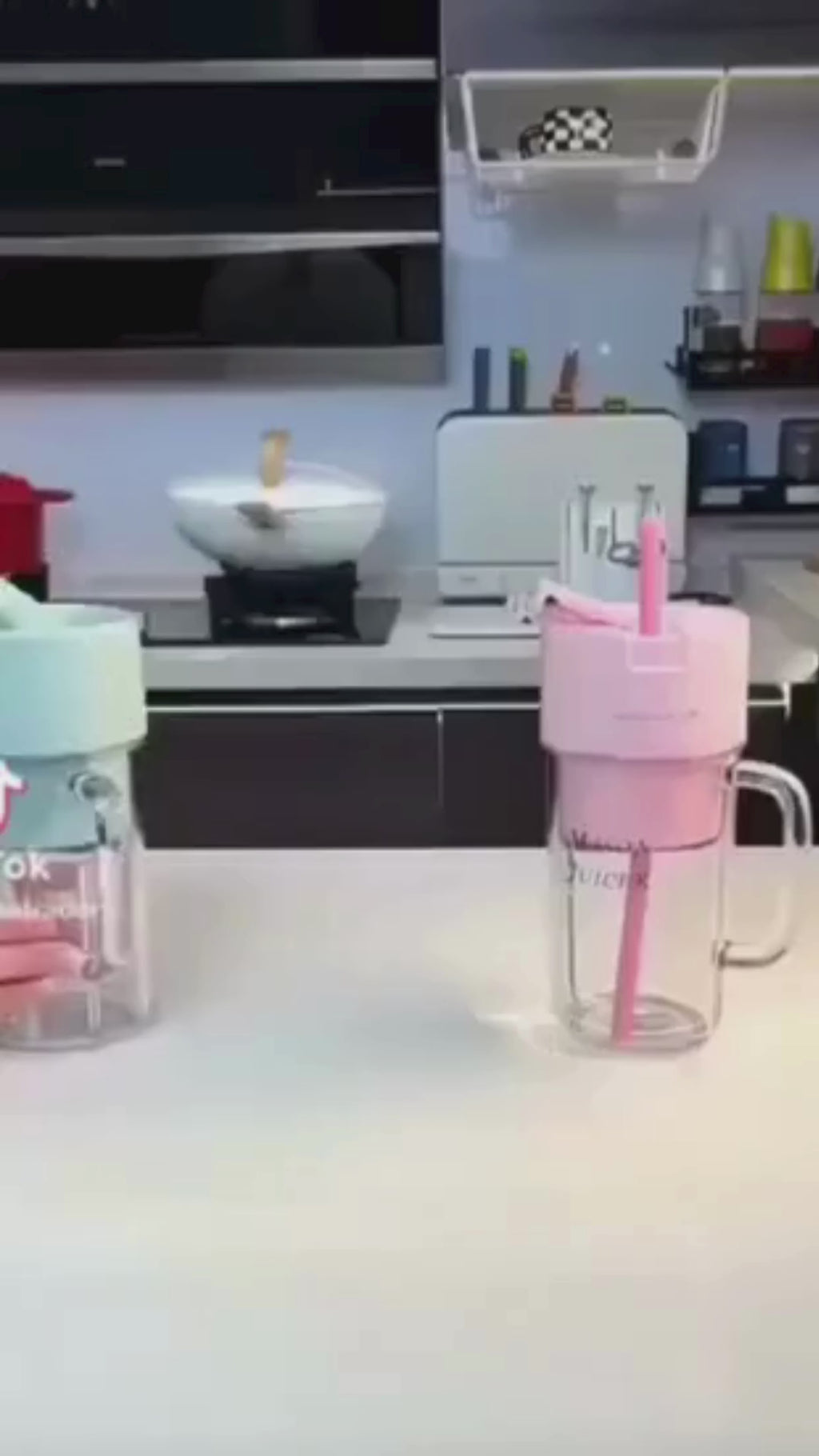 Portable Mini Juicer Blender with Built-In Straw